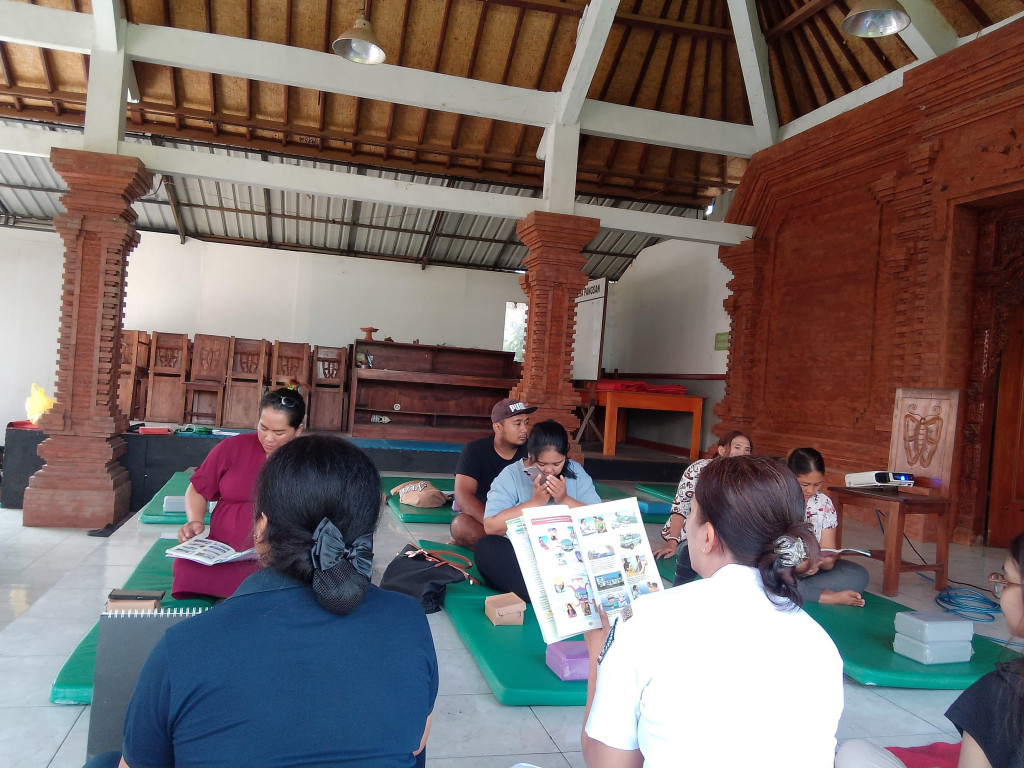 Pelaksanaan Kelas Ibu Hamil serangkaian kegiatan Bulan Bhakti Gotong Royong Masyarakat Desa Pangsan